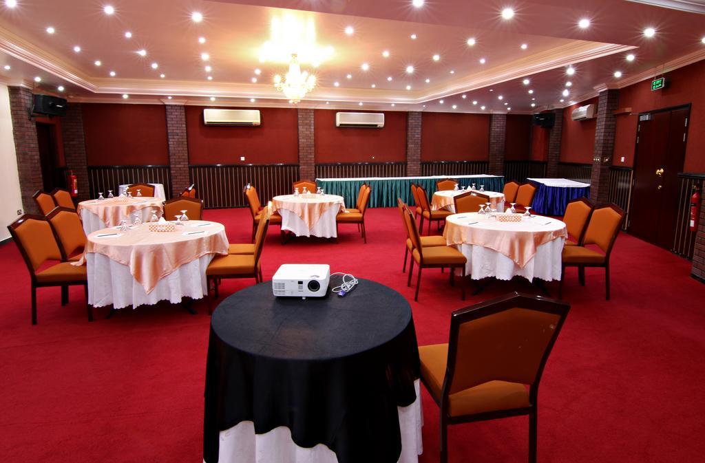 Majan Continental Hotel Маскат Екстер'єр фото