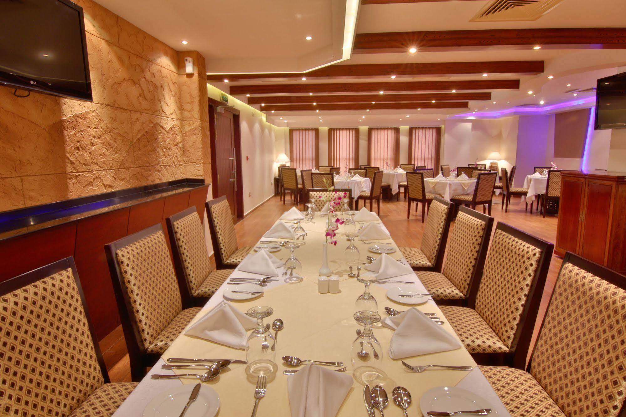 Majan Continental Hotel Маскат Екстер'єр фото