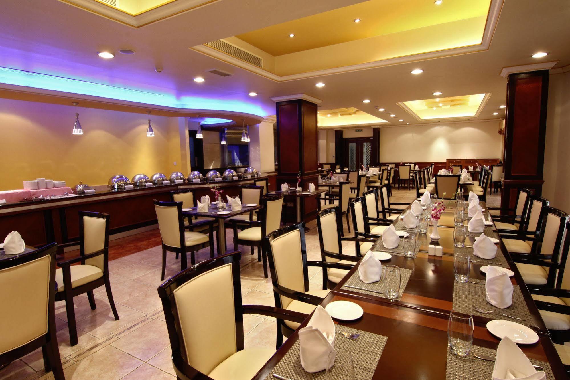 Majan Continental Hotel Маскат Екстер'єр фото