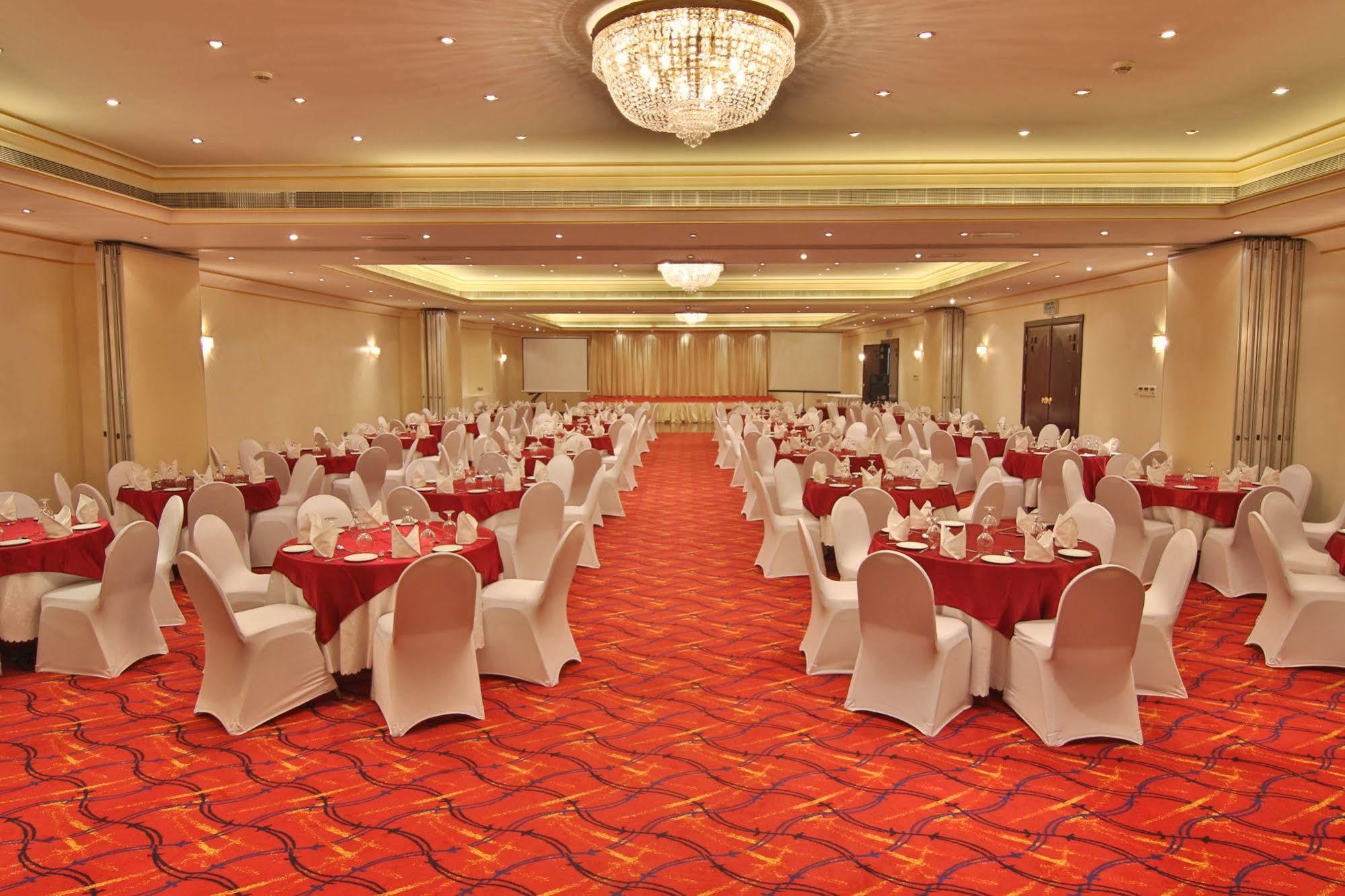 Majan Continental Hotel Маскат Екстер'єр фото