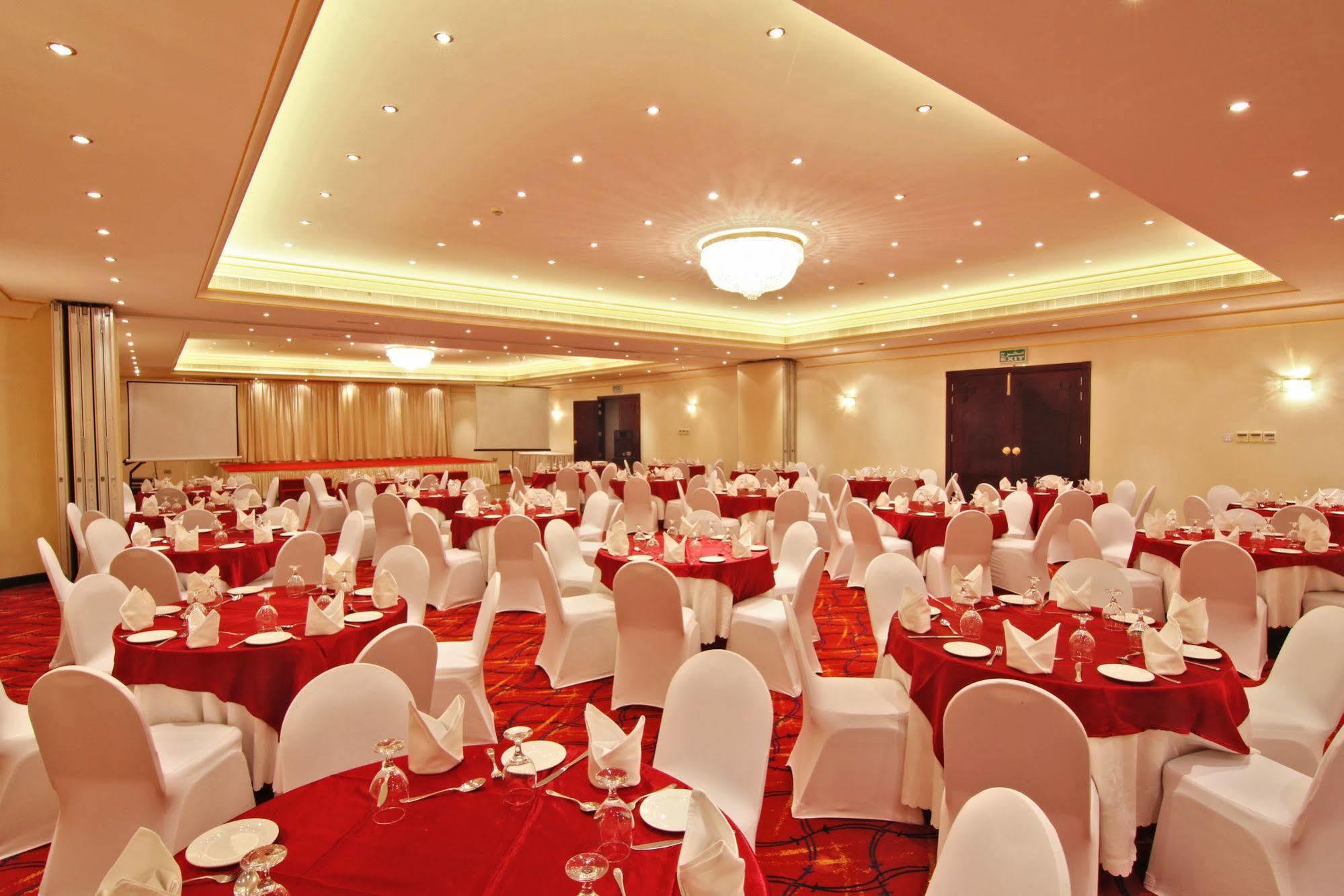 Majan Continental Hotel Маскат Екстер'єр фото